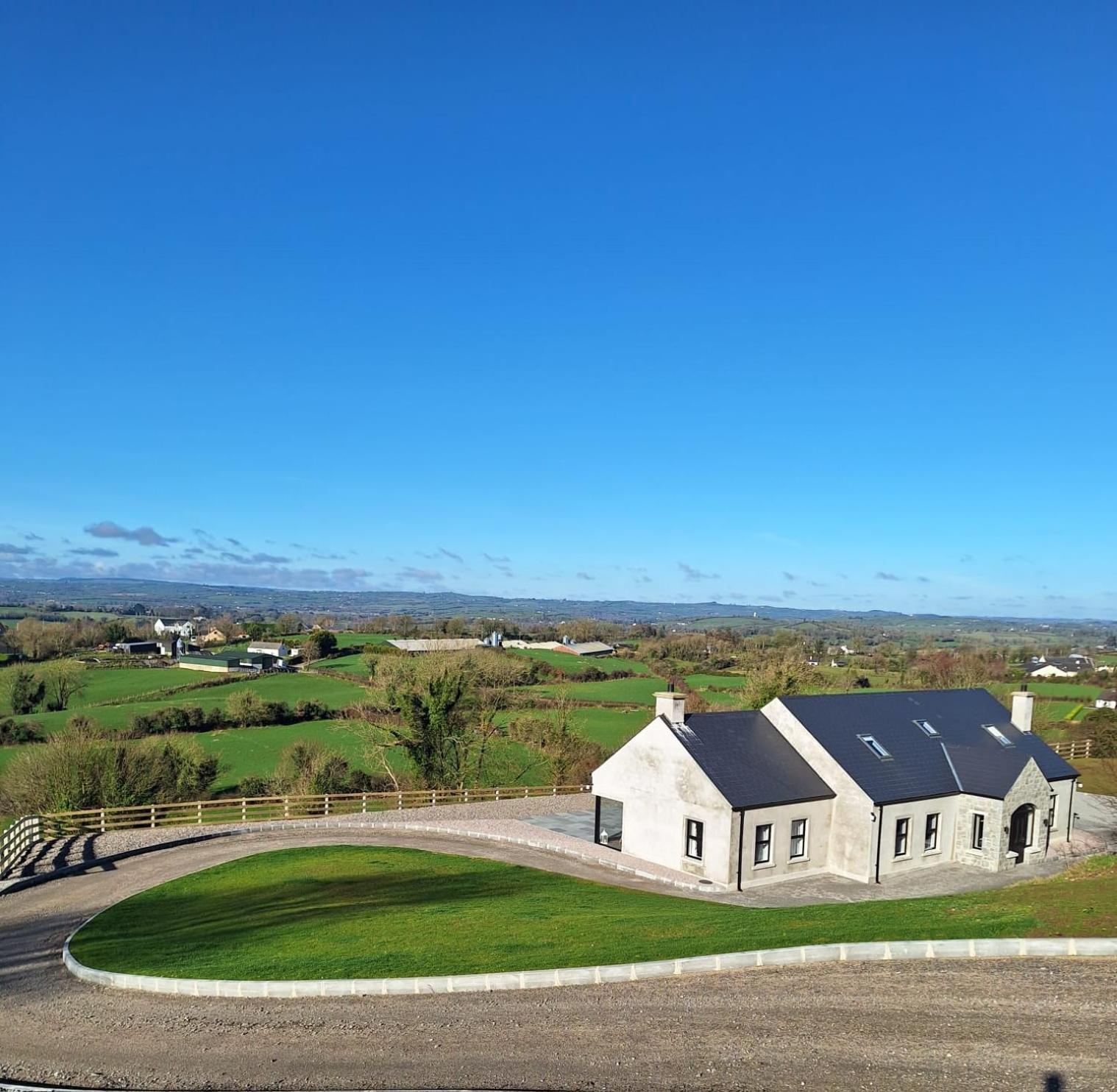 Crohill Hideaway Villa Newry Exterior photo